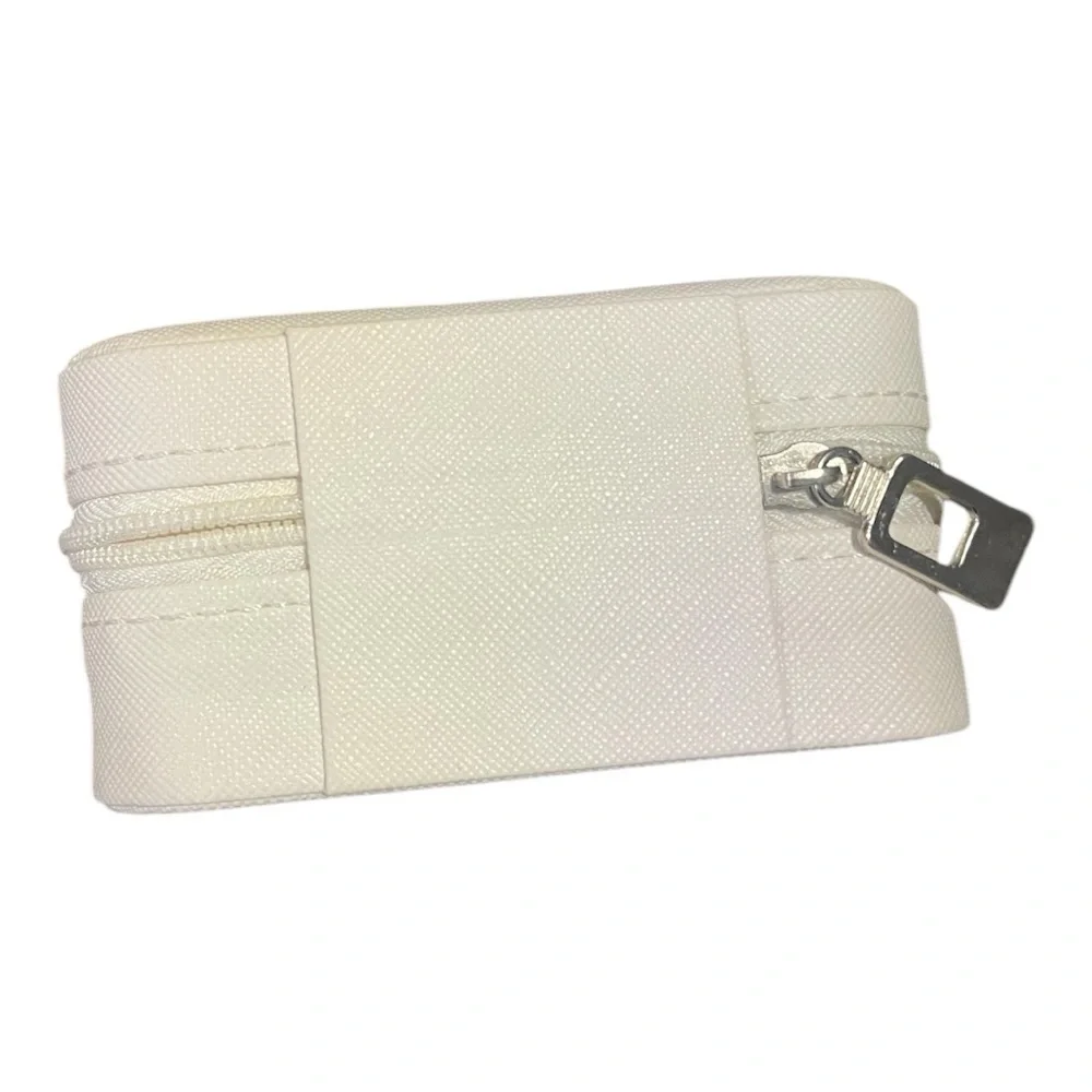 Travel Cream Jewelry Organizer Case - Picture 3 of 3